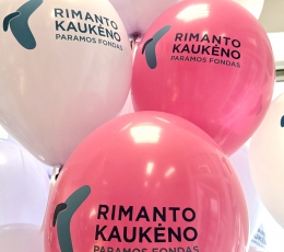 Balionai su logotipu "R. Kaukėno fondas" 1