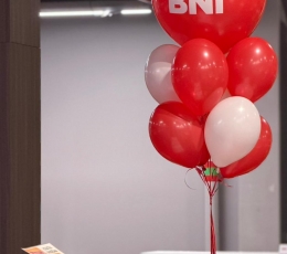Balionas su logotipu "BNI" 1