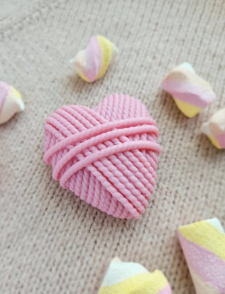 Muilas "Megzta širdelė" dėžutėje