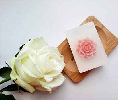 Muilas "Rožė lede" dėžutėje