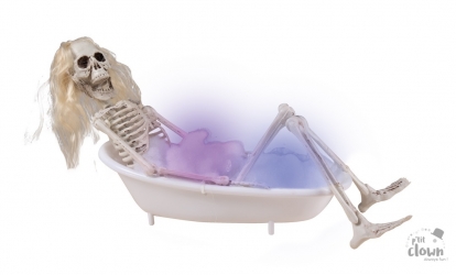 Šviečianti dekoracija "Skeletas vonioje" (30 cm)