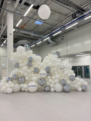 Balonu instalācija "Baltais mākonis"