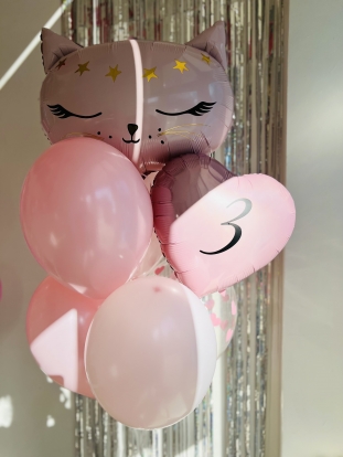 Balonu kompozīcija ar ciparu "Rozā kaķēns"