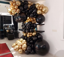 Balonu virtene "Melns un zelts"