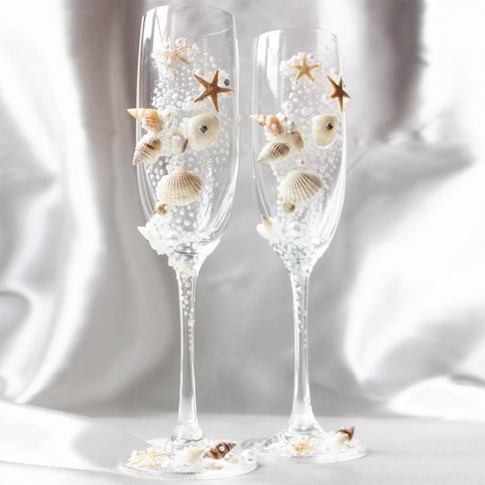 Vestuvinių šampano taurių dekoras